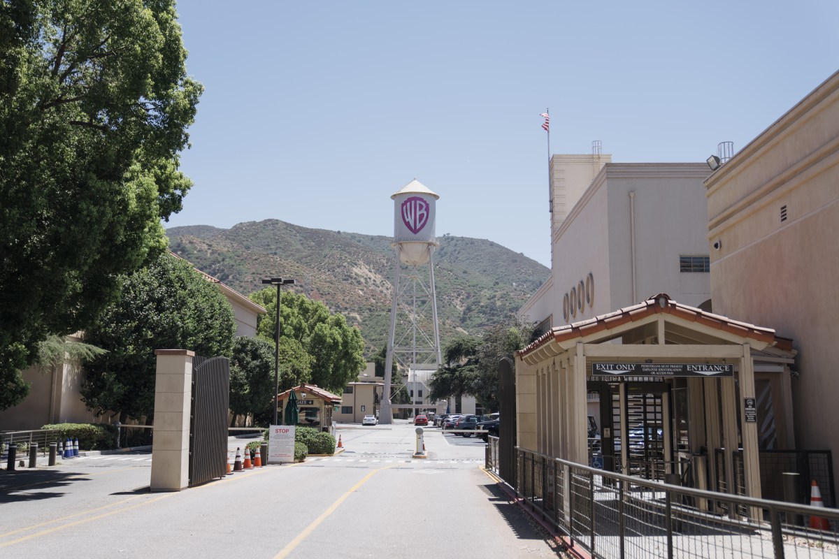Warner Bros. Discovery savdosi ortida qanday hikoya yotibdi?