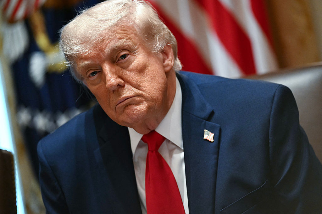 Nega Trump sun'iy intellektga oid farmonni toraytirdi?
