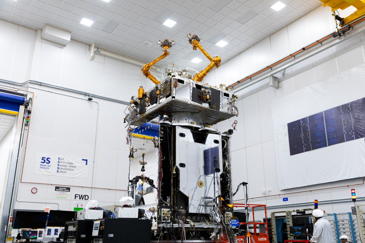 Northropning robot mexanigi: Kosmosda sun'iy yo'ldoshlarni uzoqroq ishlatish usuli?