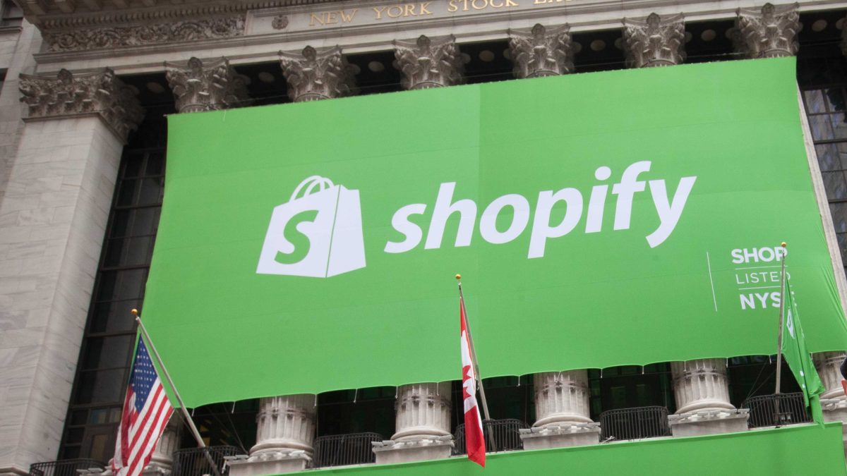 Shopify AI qidiruvi: Google o'rnini bosayaptimi yoki savdoni oshirayaptimi?