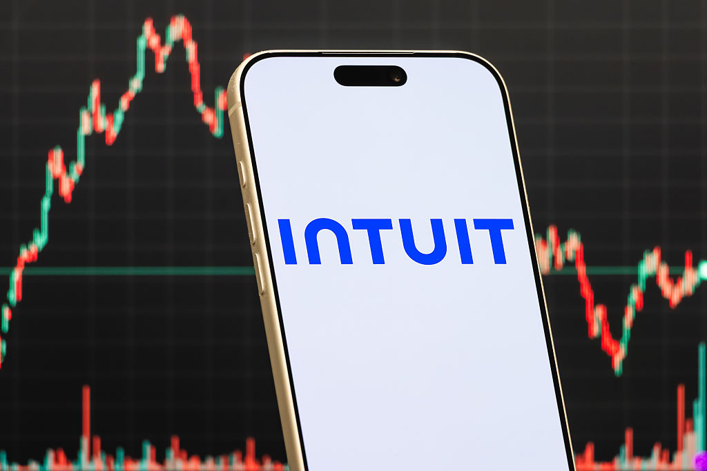 Intuit nega 3,000 dan ortiq xodimini ishdan bo'shatmoqda?