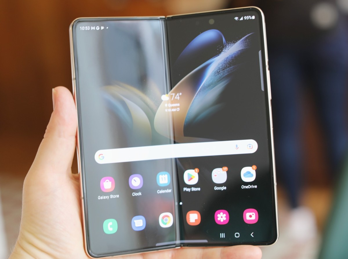 Apple’ning bukiladigan iPhone’ini ko’rishimiz yaqinmi?