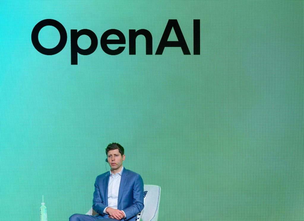 OpenAI va Apple o‘rtasidagi savdo siri bahsi: Haqiqat qayerda?