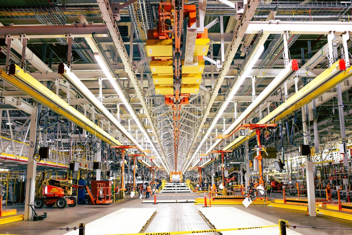 Ford 2 milliard dollarlik zavod modernizatsiyasini yakunlashga tayyorlanayapti — Fathom elektrik yuk mashinasi uchun