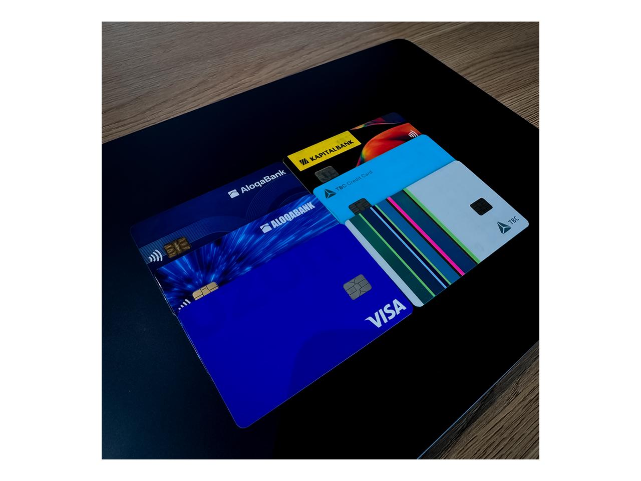 Banklar nega imtiyoz va keshbeklarga ega debet karta chiqaradi?