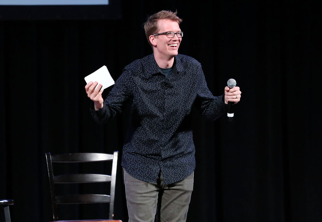 YouTuber Hank Green sun'iy intellektdan foydalanganida muammo yuz berdi?