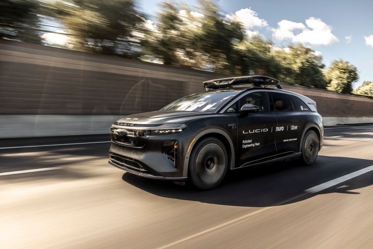 Uber Hertz bilan hamkorlikda Lucid Motors robotaksilarini qanday parvarishlaydi?