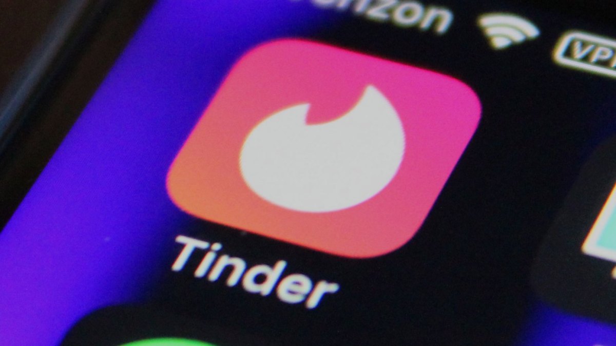Tinder egasi Match Group ishga olishni sekinlashtiryapti: AI vositalari qimmatga tushayapti?